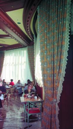 Bellagio Restaurant with Motorized Draperies and Shades